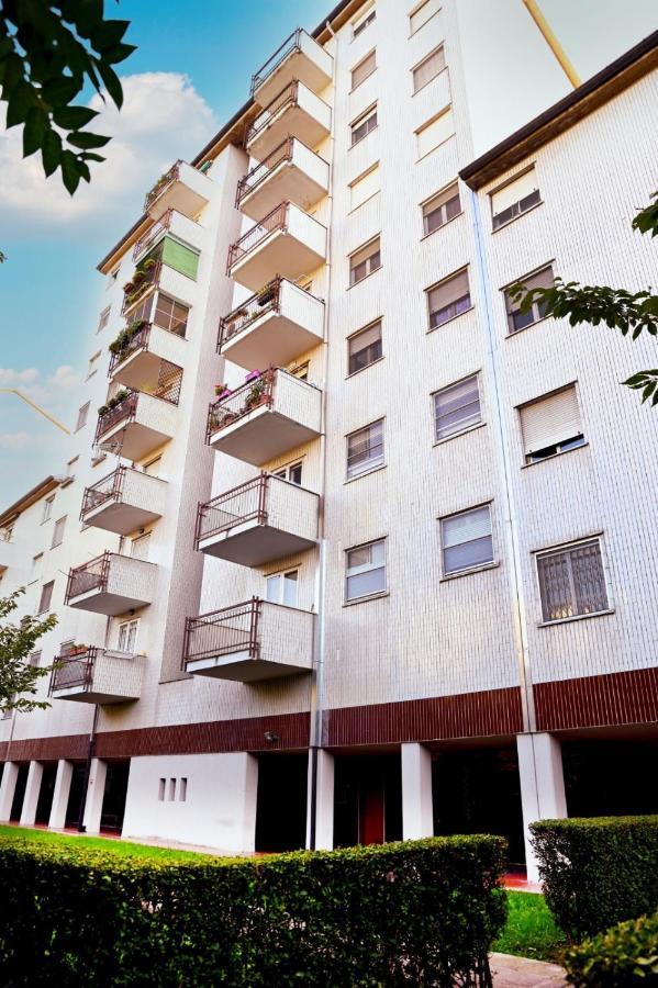 Lucca 22 Milão Exterior foto